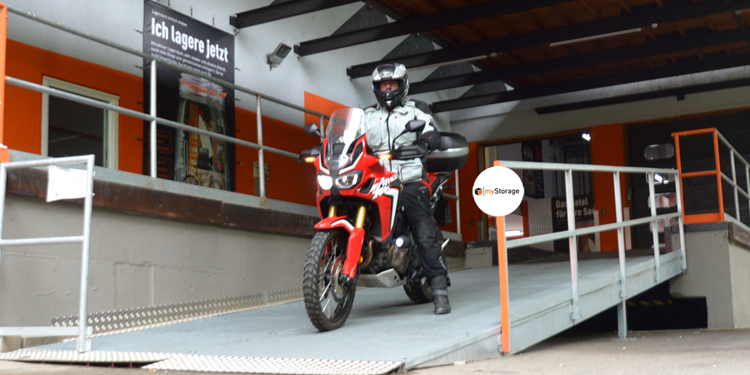 Wo parken nach der Biker-Saison? Reutlingen. myStorage weiht spezielle Abstellplätze für die Überwinterung von Motorrädern ein