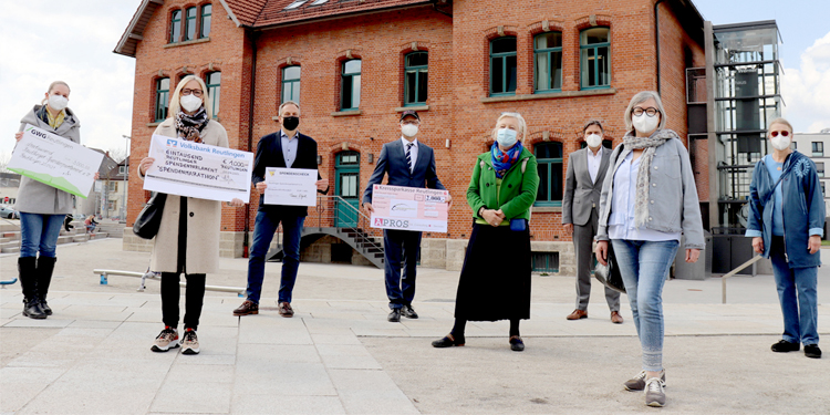 GWG, APROS, Volksbank, FairNetz und Villforth spendeten 11.000 Euro für das Reutlinger Spendenparlament